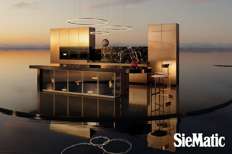 hoge kasten: alunimium  goldenbronce,  voorzijde eiland SieMatic vitrines, SieMatic werkblad in kwartsiet: negresco